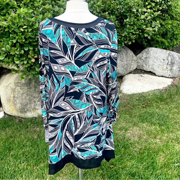 JM Collection Geo Statement Asymmetrical Plus Size Top - Picture 10 of 16